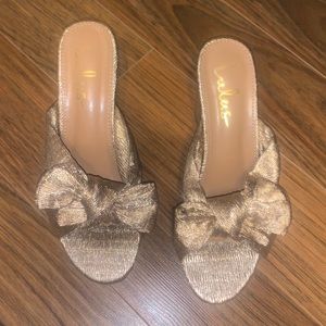 Lulu’s Bow Slip On Heels Size 9